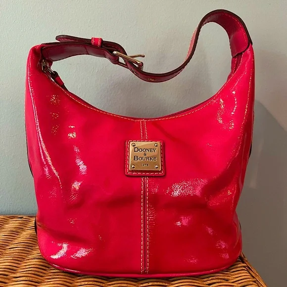Dooney and Bourke Handbag LIKE NEW - Picture 3 of 7